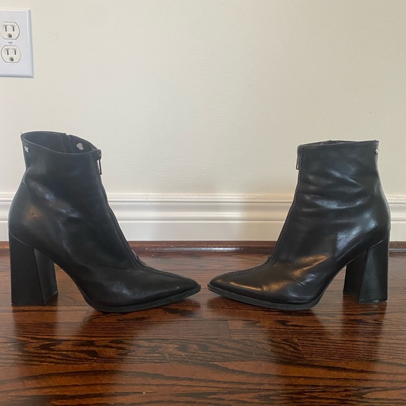 Capezzani Genuine Black Leather Ankle Boots - Picture 3 of 6